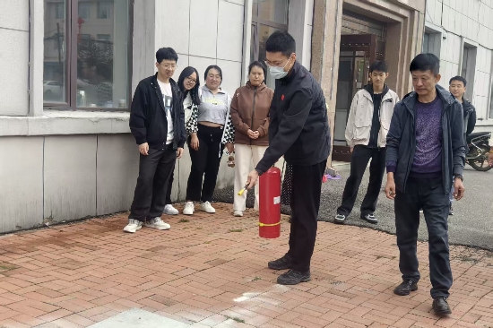 1760143446383460.jpg 营林处开展消防演练(1).jpg
